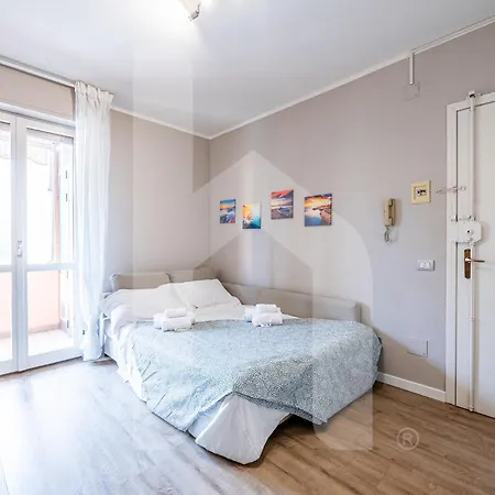 Апартаменты Homiday- Free Parking - Design Flat - Ospedale Cisanello