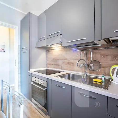 Homiday- Free Parking - Design Flat - Ospedale Cisanello * Пиза