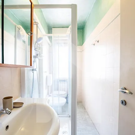 Lejlighed Homiday- Free Parking - Design Flat - Ospedale Cisanello